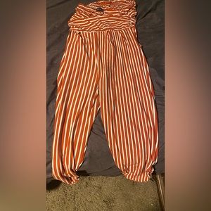 Romper, size 2X, pockets, scrunchie by ankles, burnt orange reddish color, white